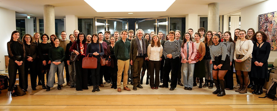 Gruppenbild der Jury für den Choix Goncourt de l'Allemagne mit Dozierenden. - Académie Goncourt: Choix Goncourt de l'Allemagne